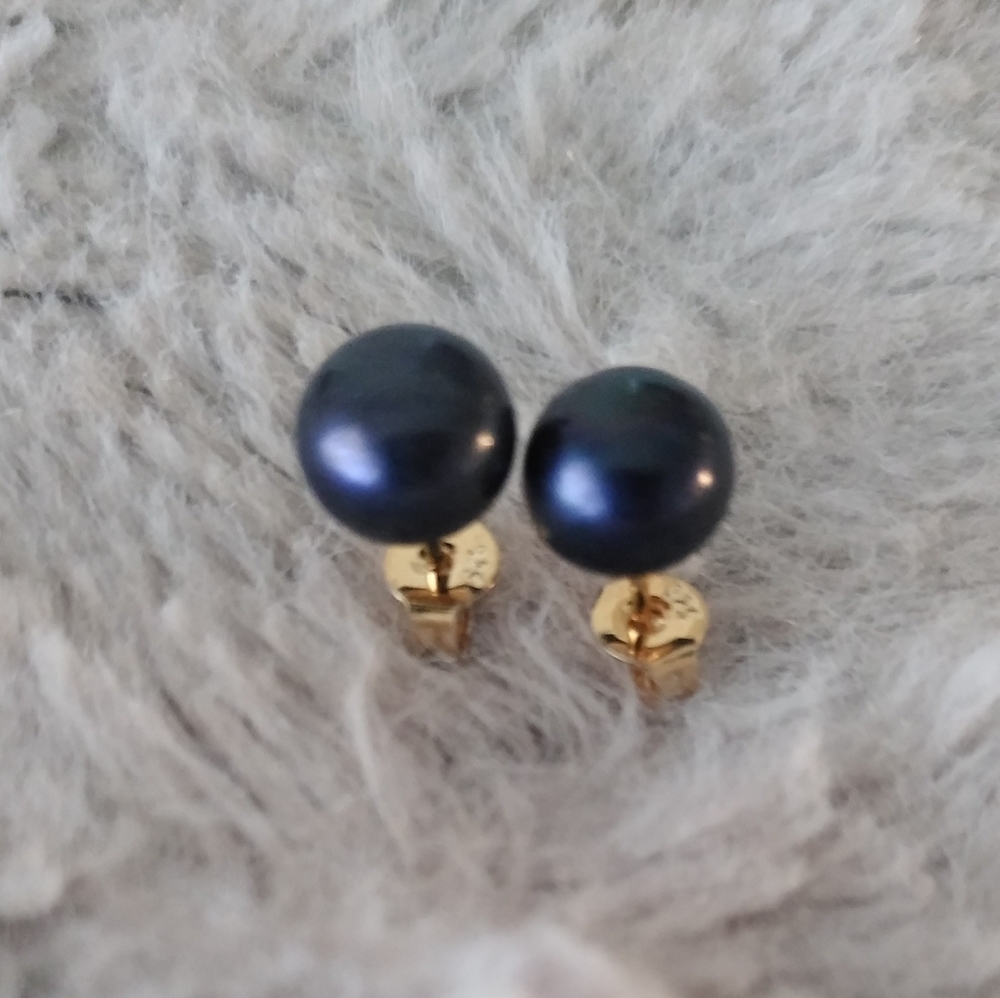 14k Gold/Silver 7/8mm Violet South Sea Pearl Studs